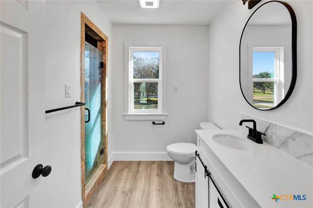 445 Lakeshore Drive, Victoria, TX 77905