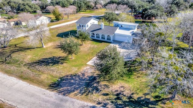 445 Lakeshore Drive, Victoria, TX 77905