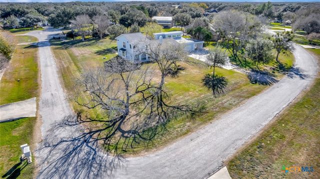 445 Lakeshore Drive, Victoria, TX 77905