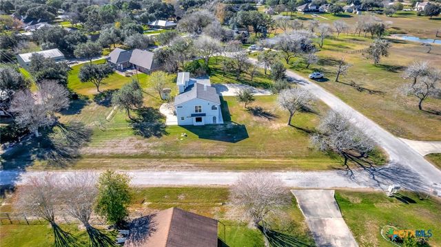 445 Lakeshore Drive, Victoria, TX 77905