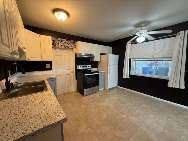 2402 9TH STREET E, Bradenton, FL 34208