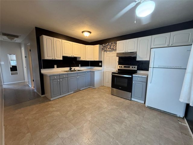 2402 9TH STREET E, Bradenton, FL 34208