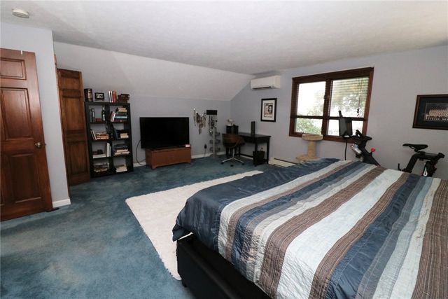 24 Zellweger Bch, Parma, NY 14468