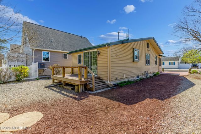 37 E Lakewood Avenue, Ocean Gate, NJ 08740