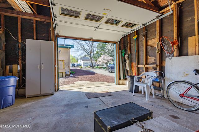 37 E Lakewood Avenue, Ocean Gate, NJ 08740