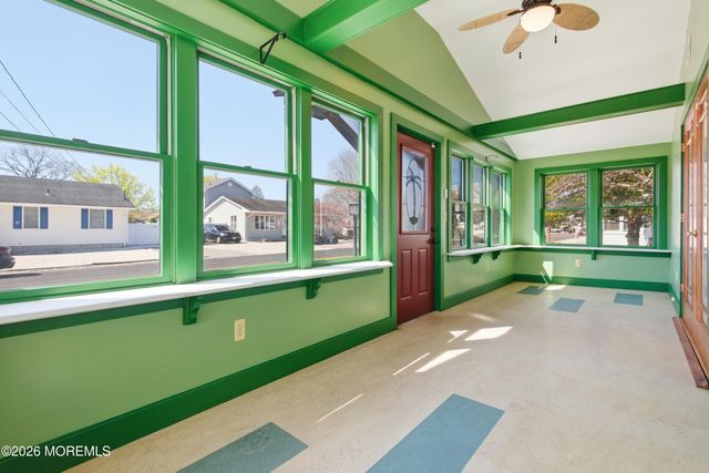 37 E Lakewood Avenue, Ocean Gate, NJ 08740