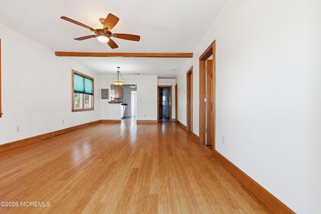 37 E Lakewood Avenue, Ocean Gate, NJ 08740