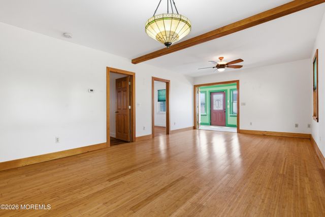 37 E Lakewood Avenue, Ocean Gate, NJ 08740