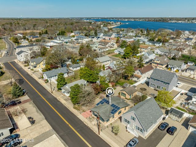 37 E Lakewood Avenue, Ocean Gate, NJ 08740