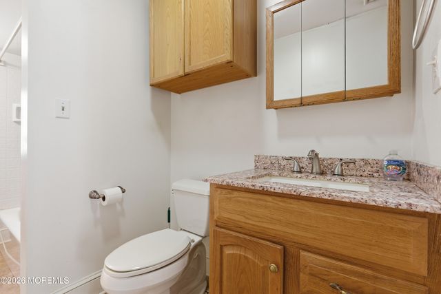 37 E Lakewood Avenue, Ocean Gate, NJ 08740