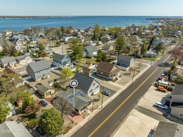 37 E Lakewood Avenue, Ocean Gate, NJ 08740