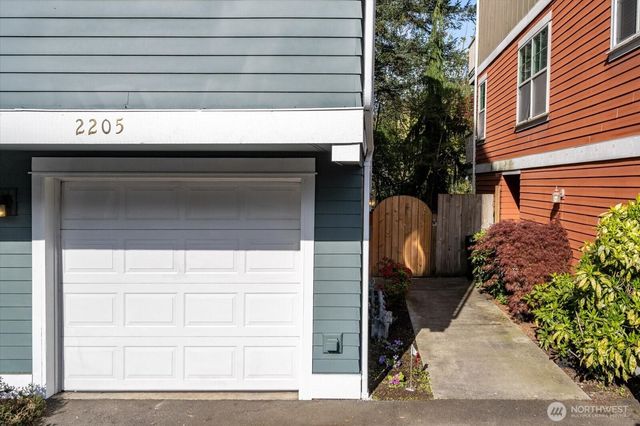 2205 NE 92nd Street, Seattle, WA 98115