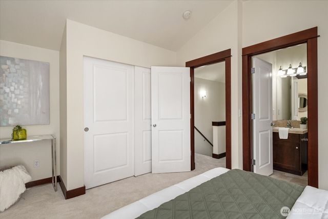 2205 NE 92nd Street, Seattle, WA 98115