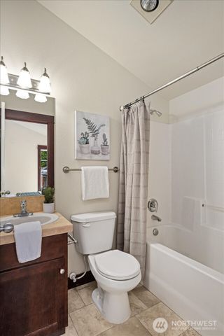 2205 NE 92nd Street, Seattle, WA 98115