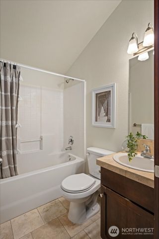 2205 NE 92nd Street, Seattle, WA 98115