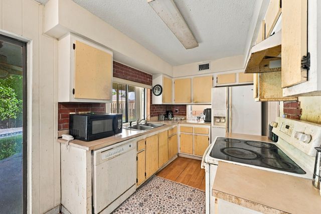 3528 NW 73RD Way, Coral Springs, FL 33065