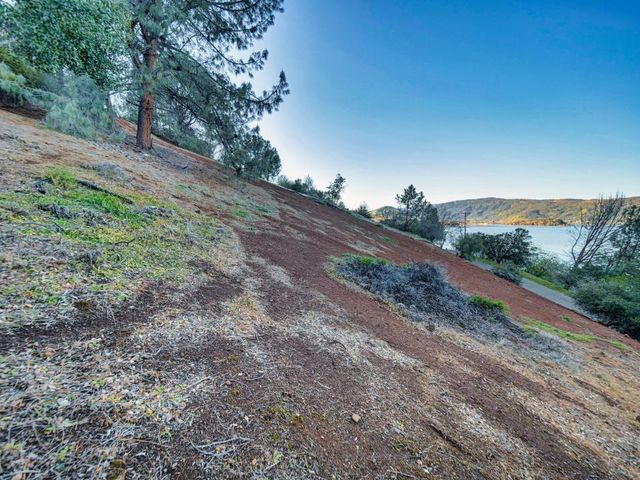 3223 S Lake Drive, Kelseyville, CA 95451