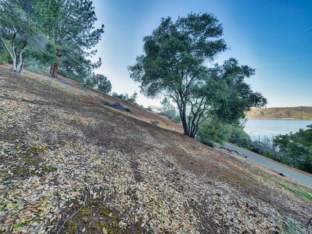 3223 S Lake Drive, Kelseyville, CA 95451