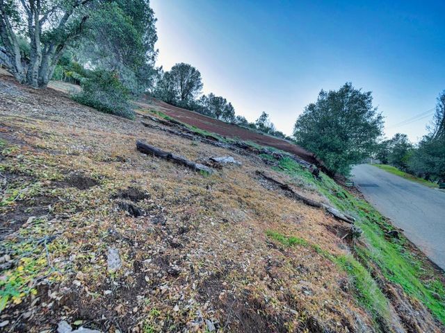 3223 S Lake Drive, Kelseyville, CA 95451