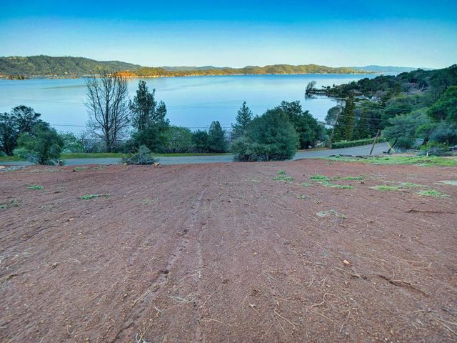 3223 S Lake Drive, Kelseyville, CA 95451