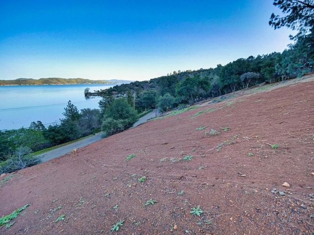 3223 S Lake Drive, Kelseyville, CA 95451