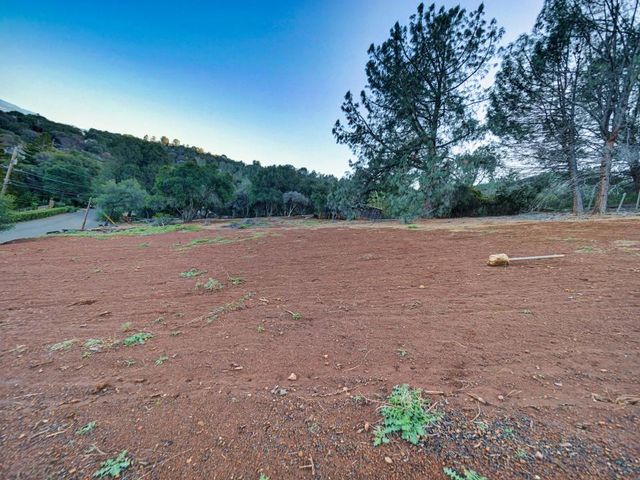 3223 S Lake Drive, Kelseyville, CA 95451