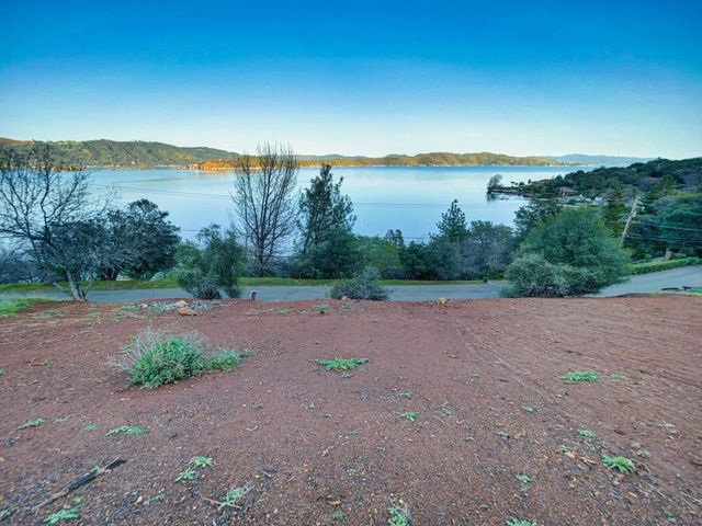 3223 S Lake Drive, Kelseyville, CA 95451