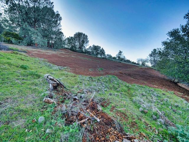 3223 S Lake Drive, Kelseyville, CA 95451