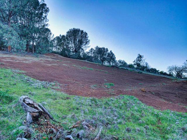 3223 S Lake Drive, Kelseyville, CA 95451