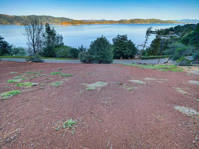 3223 S Lake Drive, Kelseyville, CA 95451