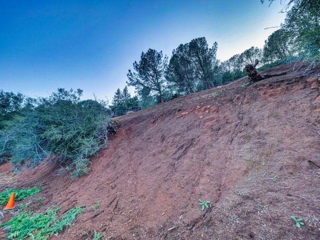 3223 S Lake Drive, Kelseyville, CA 95451