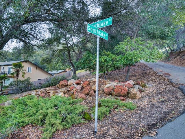3223 S Lake Drive, Kelseyville, CA 95451