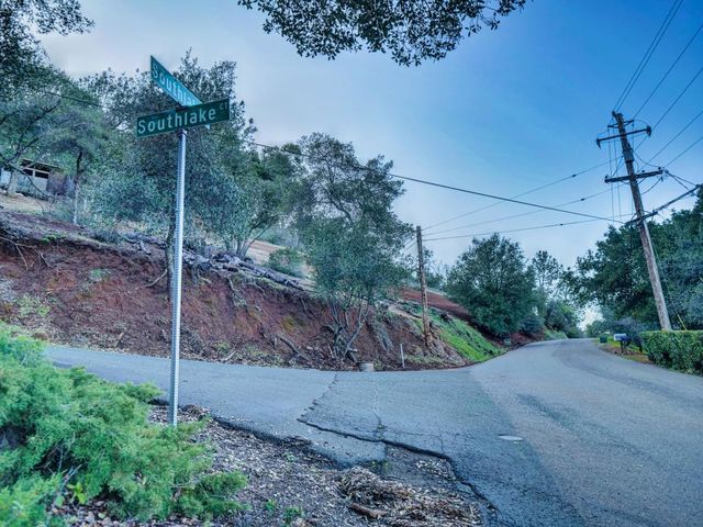 3223 S Lake Drive, Kelseyville, CA 95451