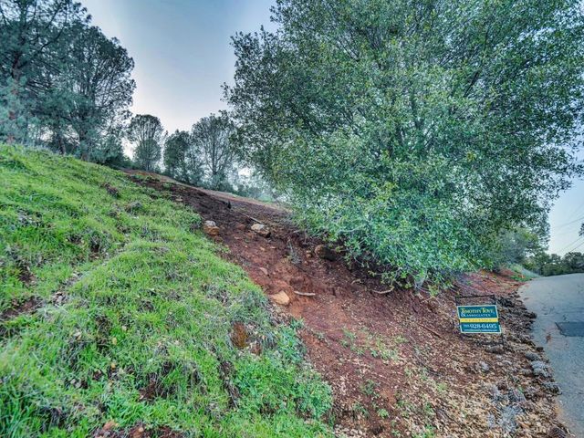3223 S Lake Drive, Kelseyville, CA 95451