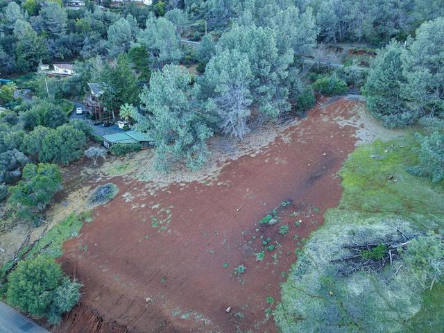 3223 S Lake Drive, Kelseyville, CA 95451