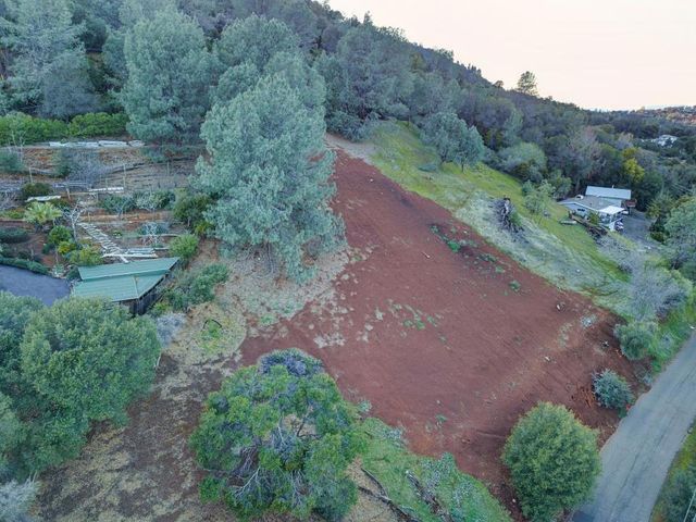 3223 S Lake Drive, Kelseyville, CA 95451