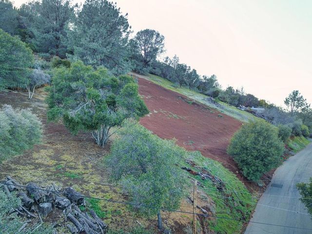 3223 S Lake Drive, Kelseyville, CA 95451