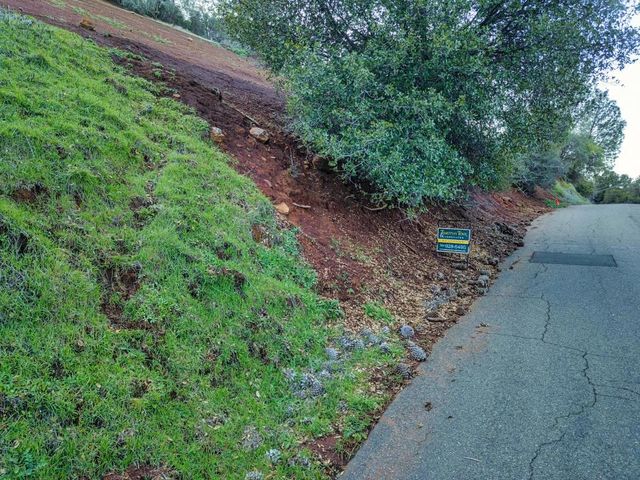 3223 S Lake Drive, Kelseyville, CA 95451