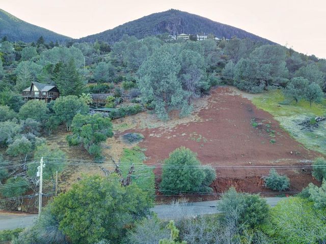 3223 S Lake Drive, Kelseyville, CA 95451