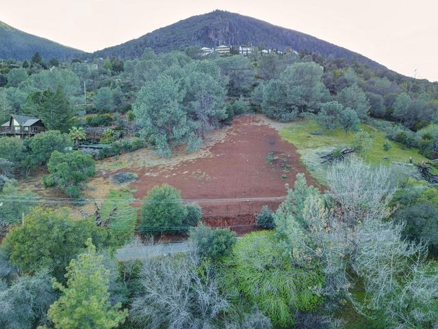 3223 S Lake Drive, Kelseyville, CA 95451