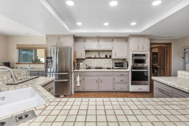 40461 Rock Mountain Drive, Fallbrook, CA 92028