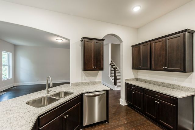 205 Sydney Dr, Goodlettsville, TN 37072