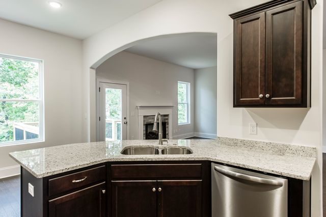 205 Sydney Dr, Goodlettsville, TN 37072