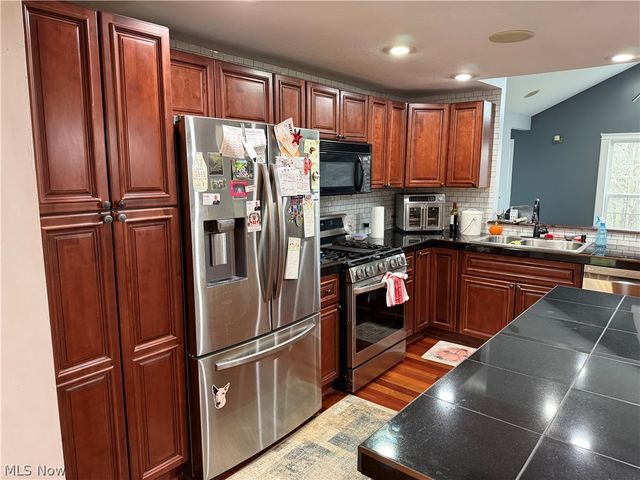 2213 Oak Avenue SE, Massillon, OH 44646