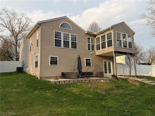 2213 Oak Avenue SE, Massillon, OH 44646