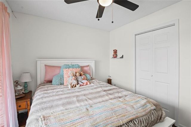 727 Country Lane, Raymore, MO 64083