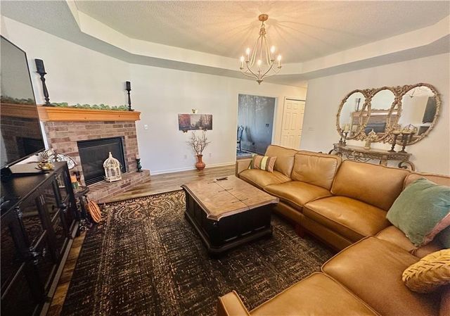 727 Country Lane, Raymore, MO 64083