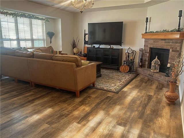 727 Country Lane, Raymore, MO 64083