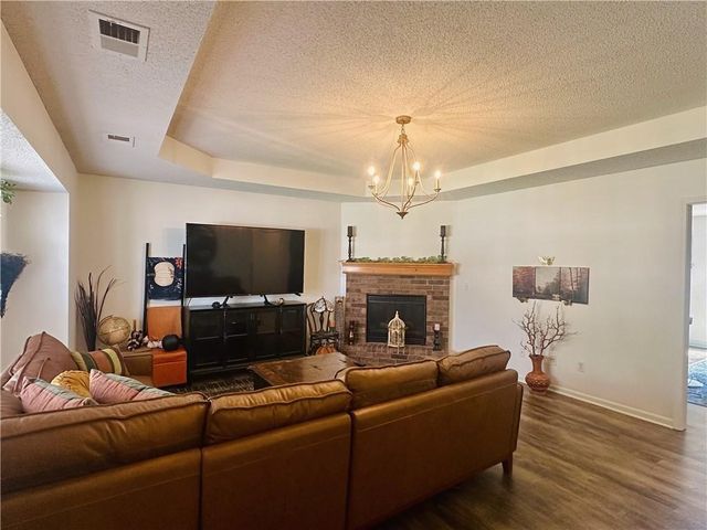 727 Country Lane, Raymore, MO 64083