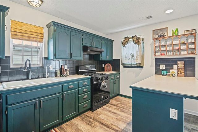 727 Country Lane, Raymore, MO 64083